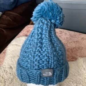 The North Face Cozy Chunky Bean Blue Pom Pom Beanie